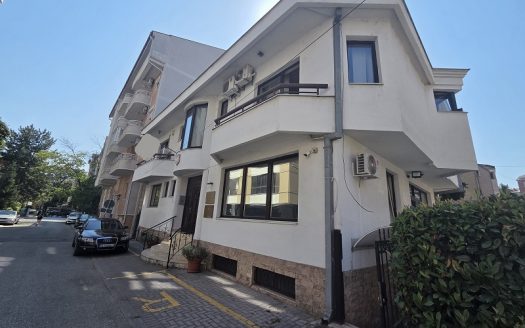 Се продава луксузна куќа во центарот на Скопје.