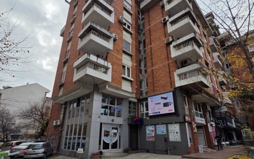 Се издава опремен деловен простор во Центар, Скопје.