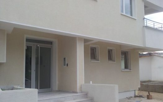 Се издава нов стан 93 м2 во Козле.